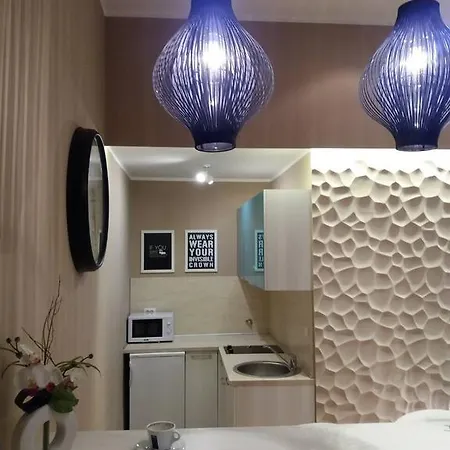 Lella - Pedestrian Zone & Charming Balcony Apartment Belgrade