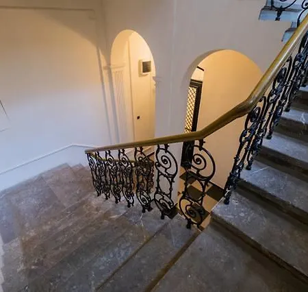 Lella - Pedestrian Zone & Charming Balcony * Belgrade