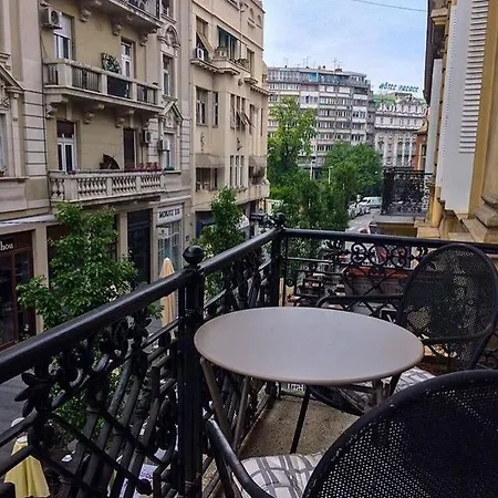 Apartment Lella - Pedestrian Zone & Charming Balcony Belgrade